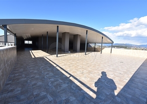 شقة ضمن مجمع يضم كافة الخدمات في افسلار / الانيا 