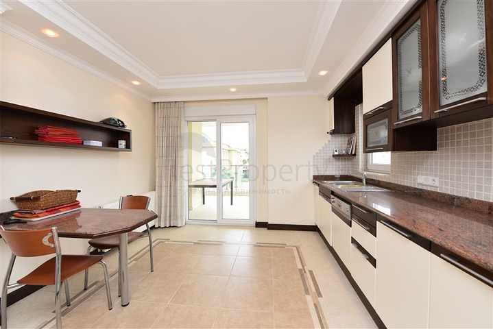 شقة دوبلكس واسعة - 3 غرف وصالة مفروشة - في اوبا / الانيا 