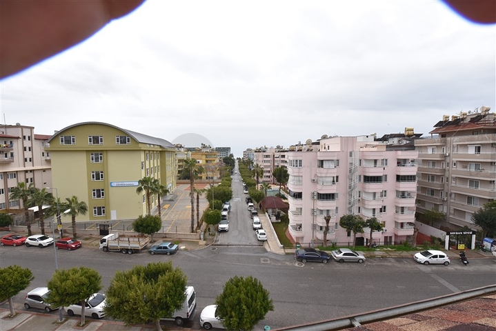 شقة دوبلكس واسعة - 3 غرف وصالة مفروشة - في اوبا / الانيا 