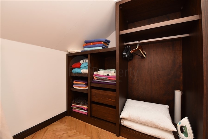 شقة دوبلكس واسعة - 3 غرف وصالة مفروشة - في اوبا / الانيا 