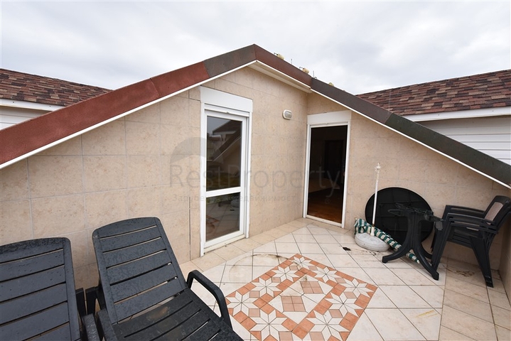 شقة دوبلكس واسعة - 3 غرف وصالة مفروشة - في اوبا / الانيا 