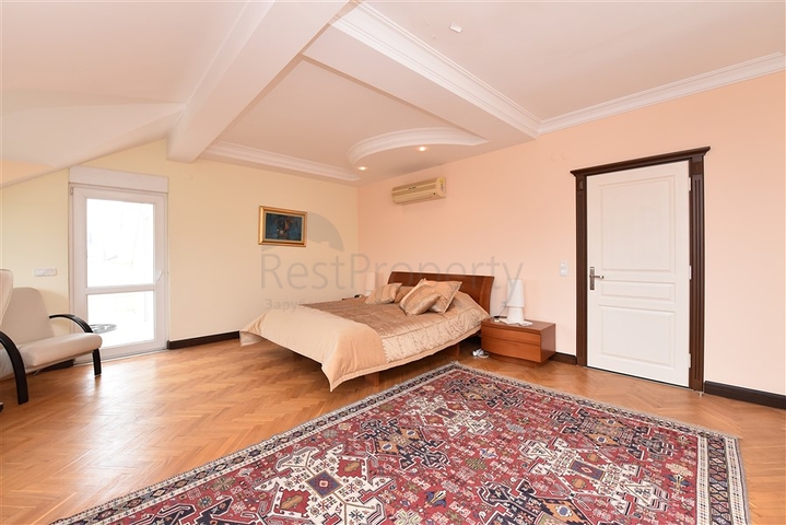 شقة دوبلكس واسعة - 3 غرف وصالة مفروشة - في اوبا / الانيا 