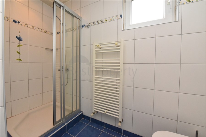 شقة دوبلكس واسعة - 3 غرف وصالة مفروشة - في اوبا / الانيا 