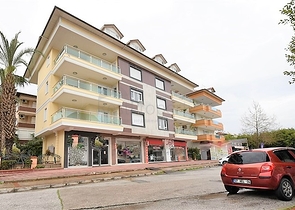 شقة دوبلكس واسعة - 3 غرف وصالة مفروشة - في اوبا / الانيا 