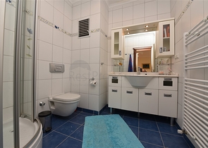 شقة دوبلكس واسعة - 3 غرف وصالة مفروشة - في اوبا / الانيا 