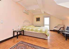 شقة دوبلكس واسعة - 3 غرف وصالة مفروشة - في اوبا / الانيا 