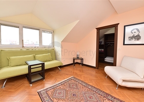 شقة دوبلكس واسعة - 3 غرف وصالة مفروشة - في اوبا / الانيا 