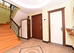 شقة دوبلكس واسعة - 3 غرف وصالة مفروشة - في اوبا / الانيا 