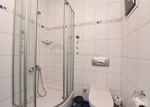 شقة دوبلكس واسعة - 3 غرف وصالة مفروشة - في اوبا / الانيا 