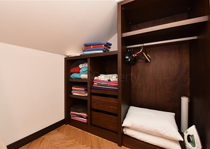 شقة دوبلكس واسعة - 3 غرف وصالة مفروشة - في اوبا / الانيا 