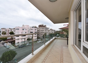 شقة دوبلكس واسعة - 3 غرف وصالة مفروشة - في اوبا / الانيا 