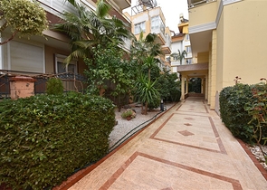 شقة دوبلكس واسعة - 3 غرف وصالة مفروشة - في اوبا / الانيا 