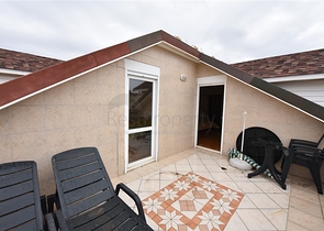 شقة دوبلكس واسعة - 3 غرف وصالة مفروشة - في اوبا / الانيا 