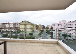 شقة دوبلكس واسعة - 3 غرف وصالة مفروشة - في اوبا / الانيا 