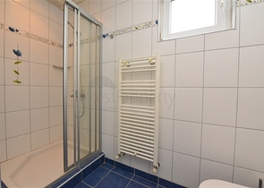 شقة دوبلكس واسعة - 3 غرف وصالة مفروشة - في اوبا / الانيا 