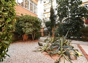 شقة دوبلكس واسعة - 3 غرف وصالة مفروشة - في اوبا / الانيا 