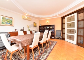 شقة دوبلكس واسعة - 3 غرف وصالة مفروشة - في اوبا / الانيا 