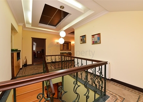 شقة دوبلكس واسعة - 3 غرف وصالة مفروشة - في اوبا / الانيا 