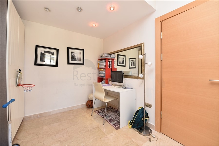 اطلالة بحر - شقة 3 غرف وصالة مفروشة -ضمن مجمع يضم خدمات 5 نجوم - في كارجيجاك / الانيا 