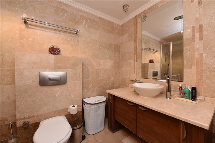 اطلالة بحر - شقة 3 غرف وصالة مفروشة -ضمن مجمع يضم خدمات 5 نجوم - في كارجيجاك / الانيا 