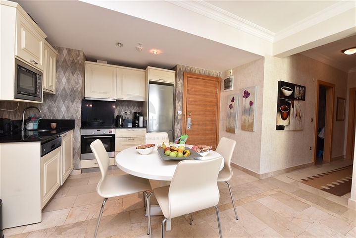 اطلالة بحر - شقة 3 غرف وصالة مفروشة -ضمن مجمع يضم خدمات 5 نجوم - في كارجيجاك / الانيا 