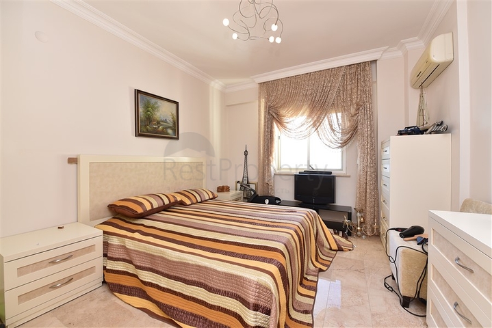 اطلالة بحر - شقة 3 غرف وصالة مفروشة -ضمن مجمع يضم خدمات 5 نجوم - في كارجيجاك / الانيا 