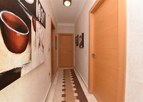 اطلالة بحر - شقة 3 غرف وصالة مفروشة -ضمن مجمع يضم خدمات 5 نجوم - في كارجيجاك / الانيا 