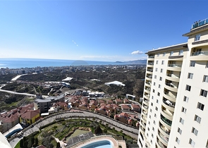 اطلالة بحر - شقة 3 غرف وصالة مفروشة -ضمن مجمع يضم خدمات 5 نجوم - في كارجيجاك / الانيا 