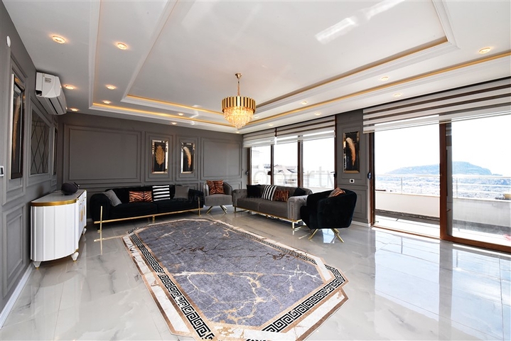 اطلالة بحر وقلعة - دوبلكس انيقة 3 غرف وصالة - في مركز الانيا 