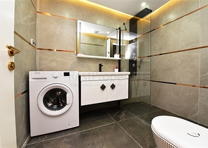 اطلالة بحر وقلعة - دوبلكس انيقة 3 غرف وصالة - في مركز الانيا 