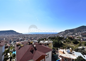 اطلالة بحر وقلعة - دوبلكس انيقة 3 غرف وصالة - في مركز الانيا 