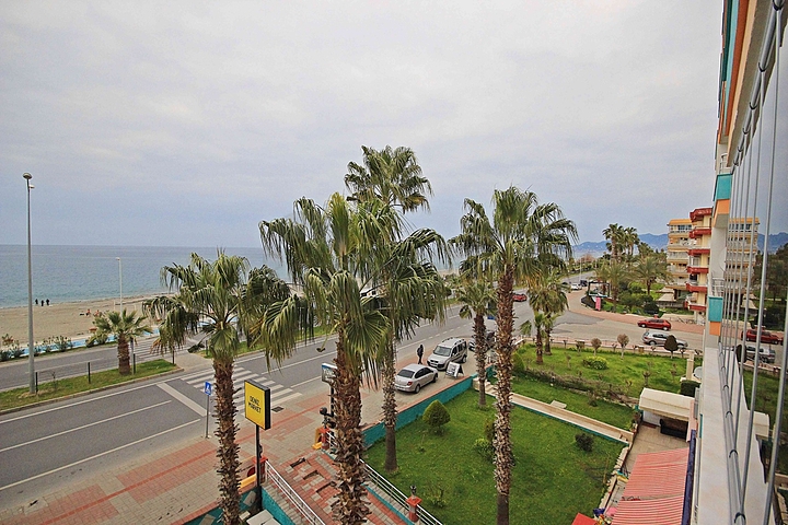 اطلالة مباشرة على البحر - غرفتين وصالة مفروشة - في محمودلار / الانيا 