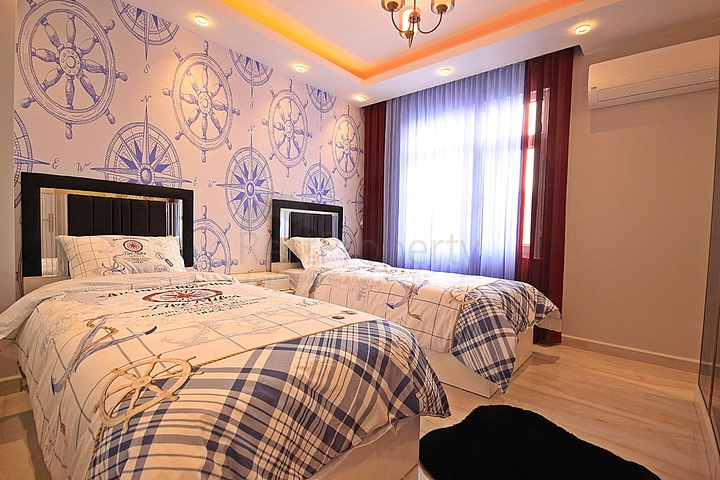 اطلالة مباشرة على البحر - غرفتين وصالة مفروشة - في محمودلار / الانيا 