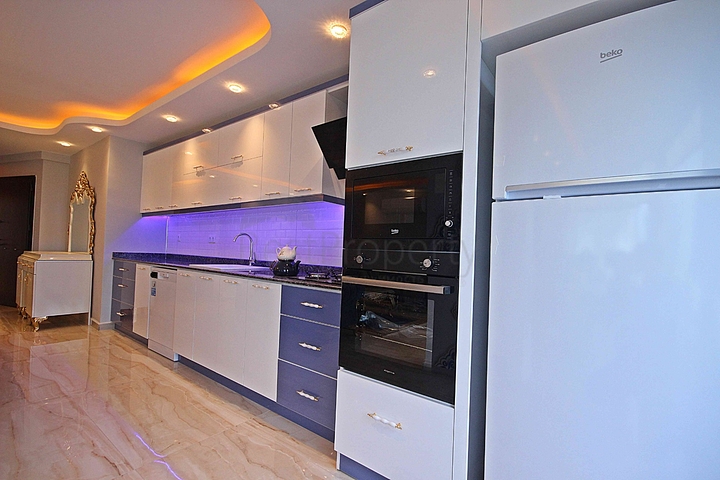 اطلالة مباشرة على البحر - غرفتين وصالة مفروشة - في محمودلار / الانيا 