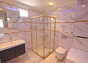 اطلالة مباشرة على البحر - غرفتين وصالة مفروشة - في محمودلار / الانيا 