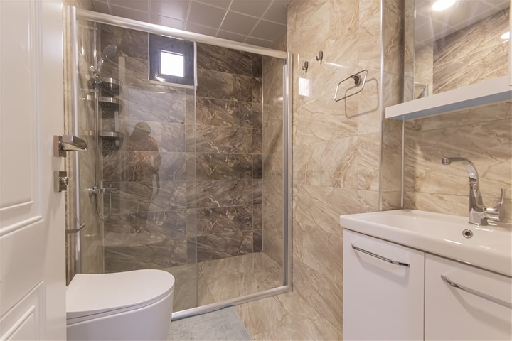 شقة فاخرة - غرفتين وصالة مفروشة - مجمع حديث - في محمودلار / الانيا 