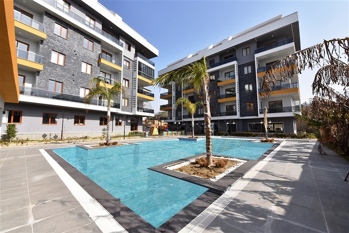 شقق للبيع في الانيا - غرفتين وصالة جديدة - ضمن مجمع سكني في اوبا / الانيا