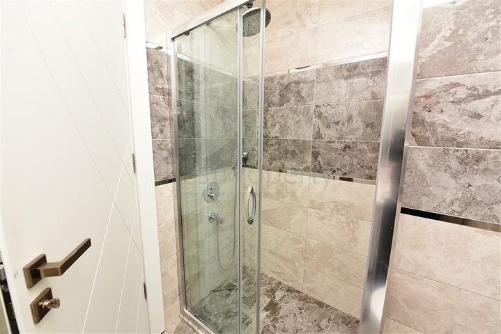 شقق للبيع في الانيا - غرفتين وصالة جديدة - ضمن مجمع سكني في اوبا / الانيا