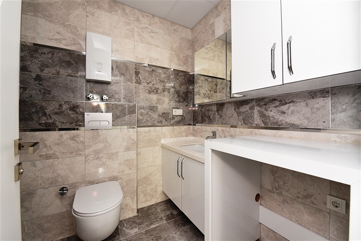 شقق للبيع في الانيا - غرفتين وصالة جديدة - ضمن مجمع سكني في اوبا / الانيا