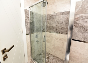 شقق للبيع في الانيا - غرفتين وصالة جديدة - ضمن مجمع سكني في اوبا / الانيا