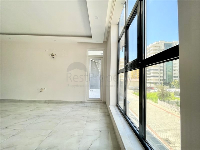 شقة جديدة بسعر مناسب - غرفة وصالة ضمن مجمع قريب من البحر - في محمودلار / الانيا 