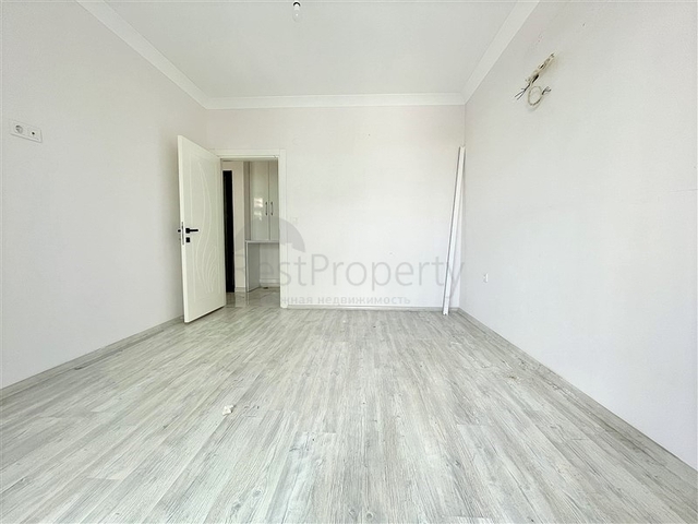 شقة جديدة بسعر مناسب - غرفة وصالة ضمن مجمع قريب من البحر - في محمودلار / الانيا 