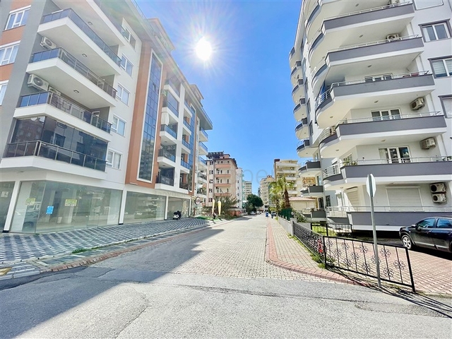 شقة جديدة بسعر مناسب - غرفة وصالة ضمن مجمع قريب من البحر - في محمودلار / الانيا 