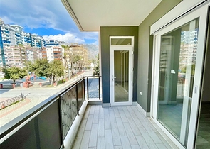 شقة جديدة بسعر مناسب - غرفة وصالة ضمن مجمع قريب من البحر - في محمودلار / الانيا 