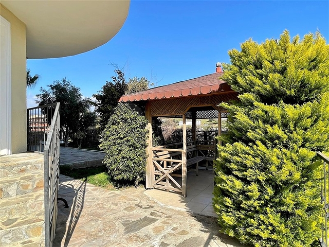 اطلالة بحر - شقة غرفتين وصالة مفروشة - ضمن مجمع سكني في افسلار / الانيا 