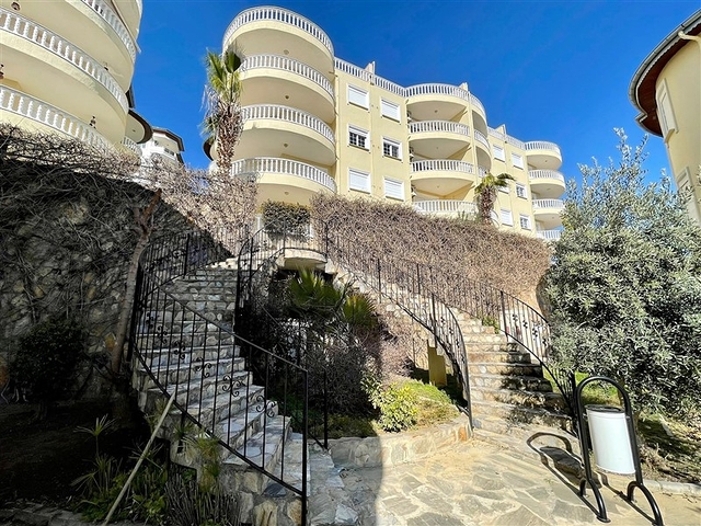 اطلالة بحر - شقة غرفتين وصالة مفروشة - ضمن مجمع سكني في افسلار / الانيا 