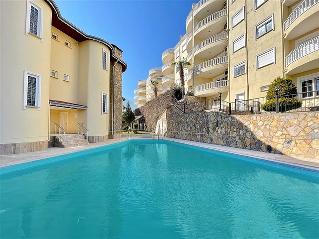 اطلالة بحر - شقة غرفتين وصالة مفروشة - ضمن مجمع سكني في افسلار / الانيا 