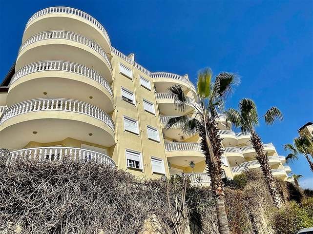 اطلالة بحر - شقة غرفتين وصالة مفروشة - ضمن مجمع سكني في افسلار / الانيا 