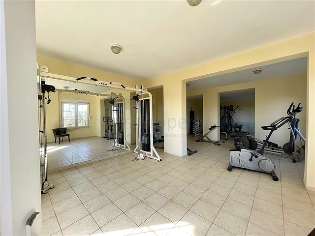 اطلالة بحر - شقة غرفتين وصالة مفروشة - ضمن مجمع سكني في افسلار / الانيا 