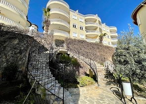 اطلالة بحر - شقة غرفتين وصالة مفروشة - ضمن مجمع سكني في افسلار / الانيا 